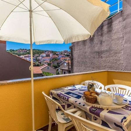 Appartamento Tin 2 Vrbnik Esterno foto