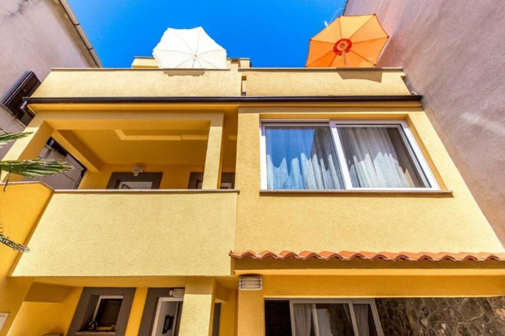 Appartamento Tin 2 Vrbnik Esterno foto