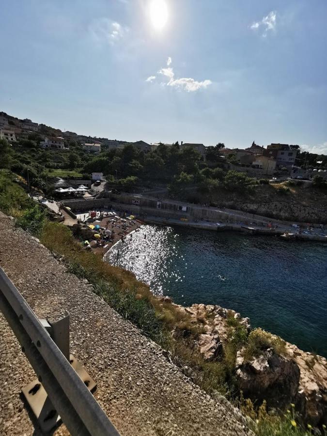 Appartamento Tin 2 Vrbnik Esterno foto